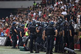 波多尔斯基：现在的拜仁踢得很有统治力；希望阿森纳英超夺冠（波多尔斯基：拜仁近期统治力十足；盼阿森纳问鼎英超）