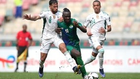 上海海港足球俱乐部举行2025赛季出征仪式（上海海港开启2025赛季征程，出征仪式启幕）