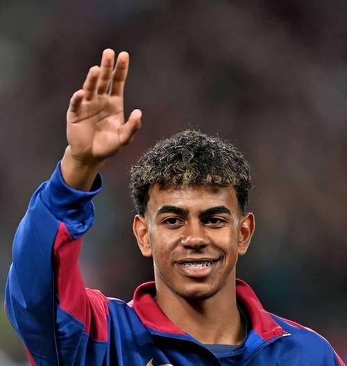 意媒：尤文已经报价什克，但费内巴切无意放人（意媒：尤文已出价求购什克，费内巴切拒绝放人）