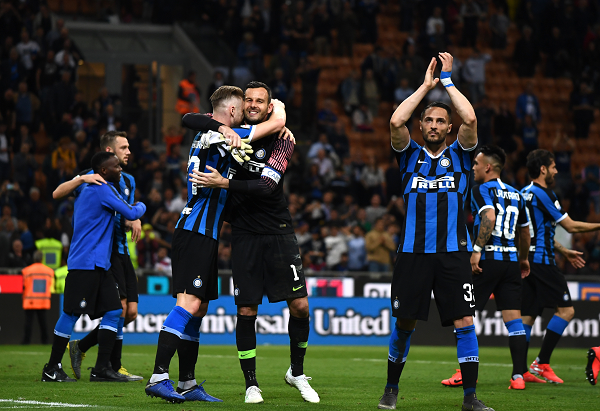 剑指三分，阿森纳晒欧冠赛前海报：萨卡单人出镜（志在三分！阿森纳发布欧冠赛前海报，萨卡独自亮相）