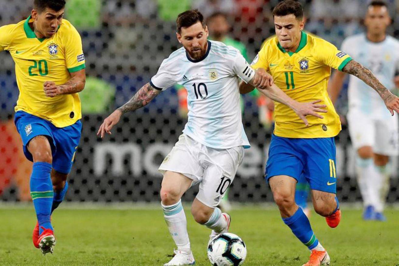 这是39岁？胡尔克远距离任意球直接爆射破门（39岁仍猛！胡尔克超远任意球重炮轰门得手）