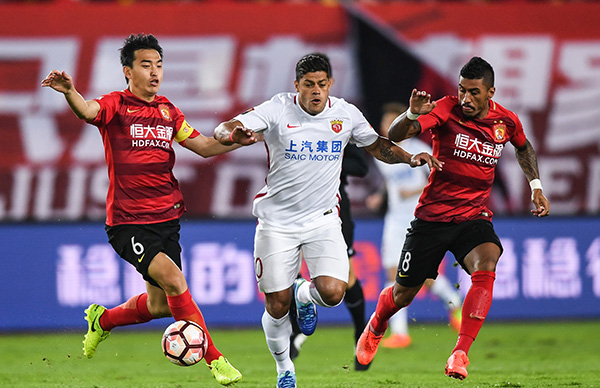 足球中超球队发布新赛季目标：冲击前四（中超球队公布新赛季目标：力争跻身前四）