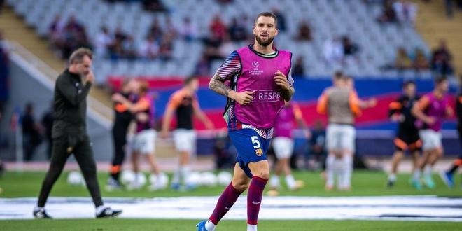 卡萨诺：卡拉格谈萨拉赫之前应该先漱口，他每次说话都在胡扯（卡萨诺痛斥卡拉格：谈萨拉赫前先漱口，他每次发言都是胡扯）