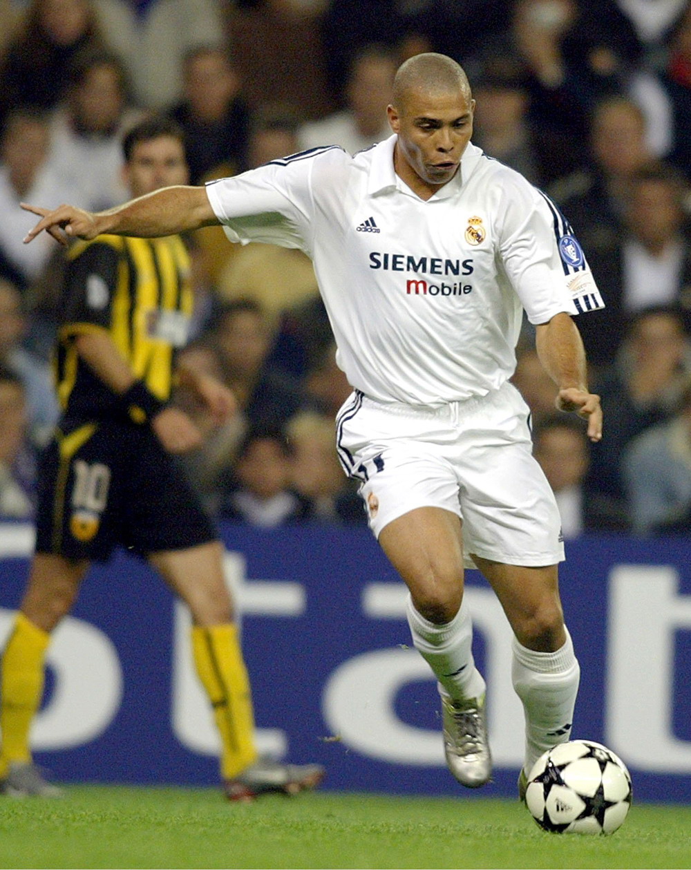 14场4球！19岁非洲中场天才新星横空出世，两大欧洲豪门都想签他（19岁非洲中场新星爆红：14战4球，两大欧洲豪门抢签）