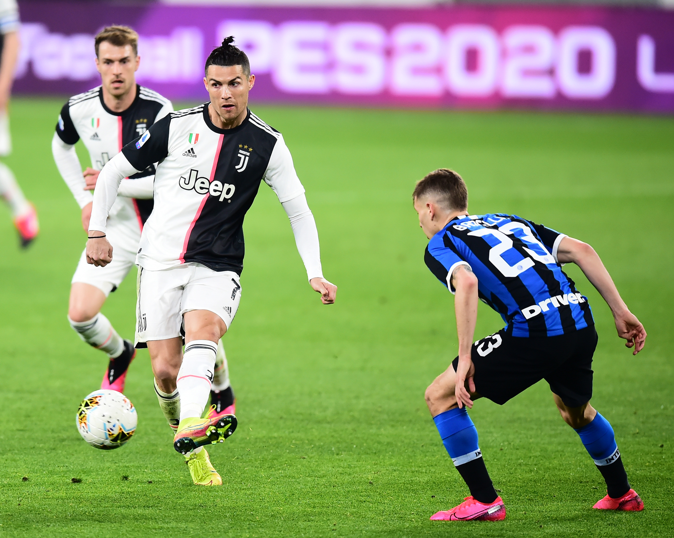 张伯霖谈摇篮舞庆祝：是庆祝我家两只小狗出生