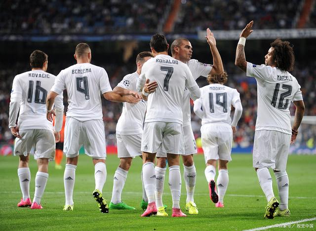 26年状元大热AJ-迪班萨，打球越来越美如画!（AJ-迪班萨成2026状元热门，球风愈发赏心悦目）