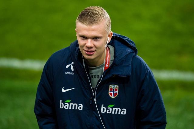 欧文突破防守助攻制胜（欧文突破撕裂防线妙传助队取胜）