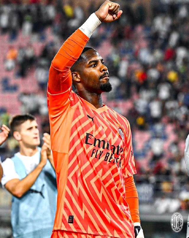 一场5-3逆转，让巴萨甩开2大争冠对手！创造历史：加冕西甲第3队（5-3翻盘，巴萨甩开两大争冠对手！载入史册：加冕为西甲历史第3队）