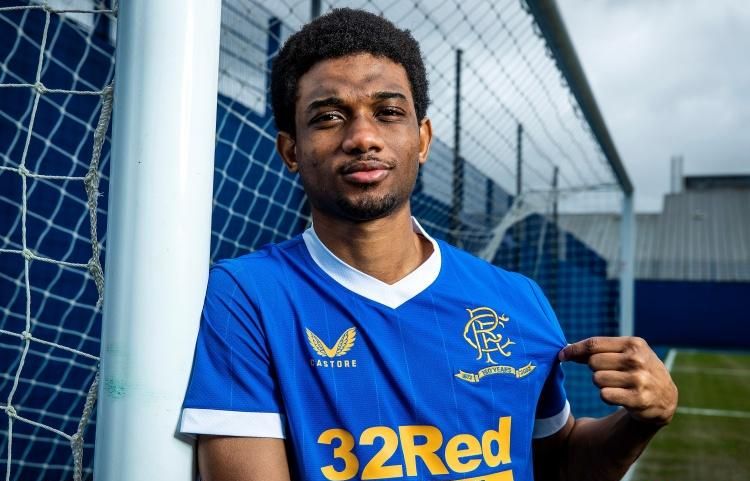 常州举办足球音乐晚会，黄紫昌夫妇甜蜜献唱《小酒窝》