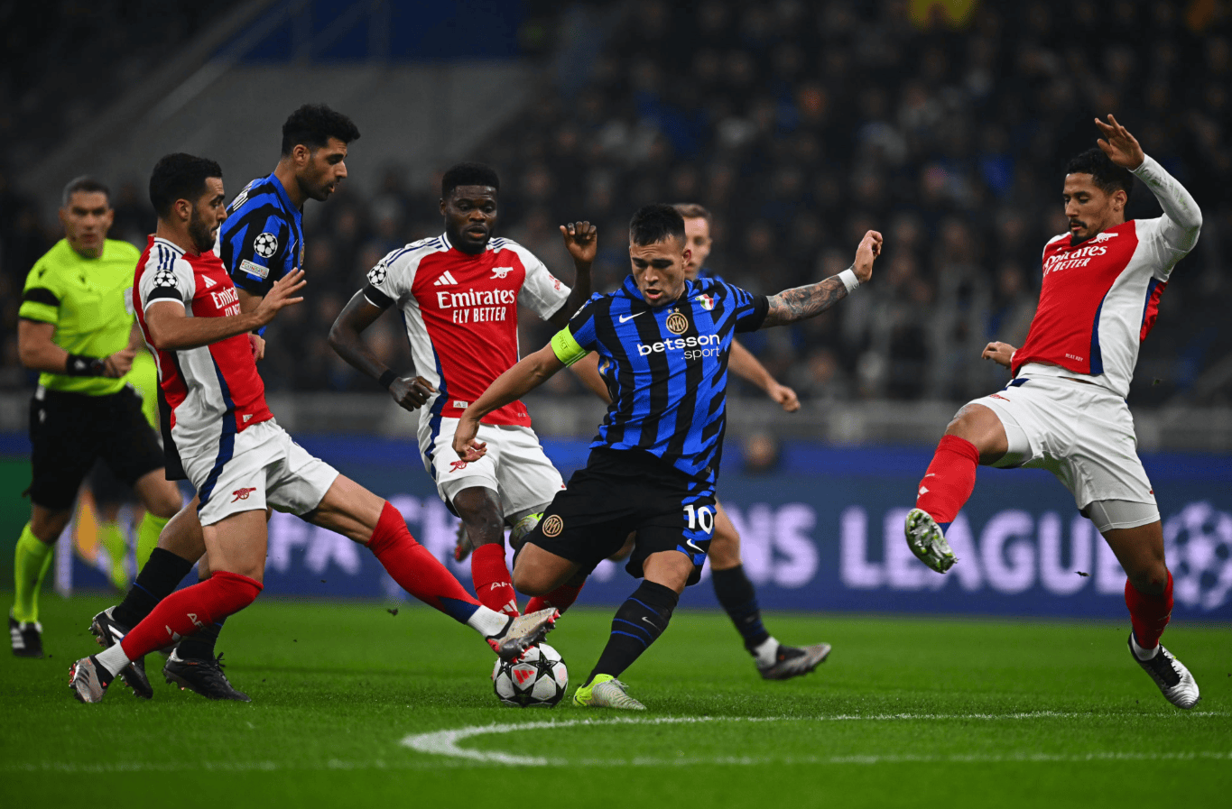 浮嶋敏：对手的阵型与我们预测不同，球员花了一些时间去适应（浮嶋敏：对手阵型出乎预期，球员花了一段时间适应）